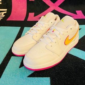 - JORDAN 1 LOW ((GS))7y/wmns 8.5